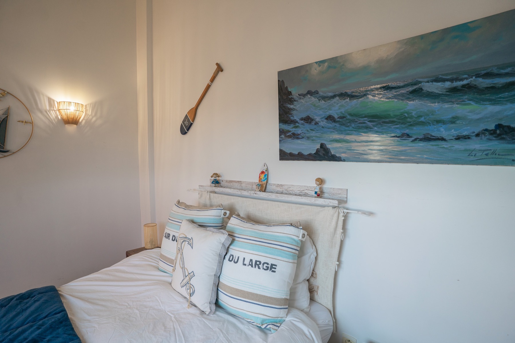 Tête de lit et coussins marins